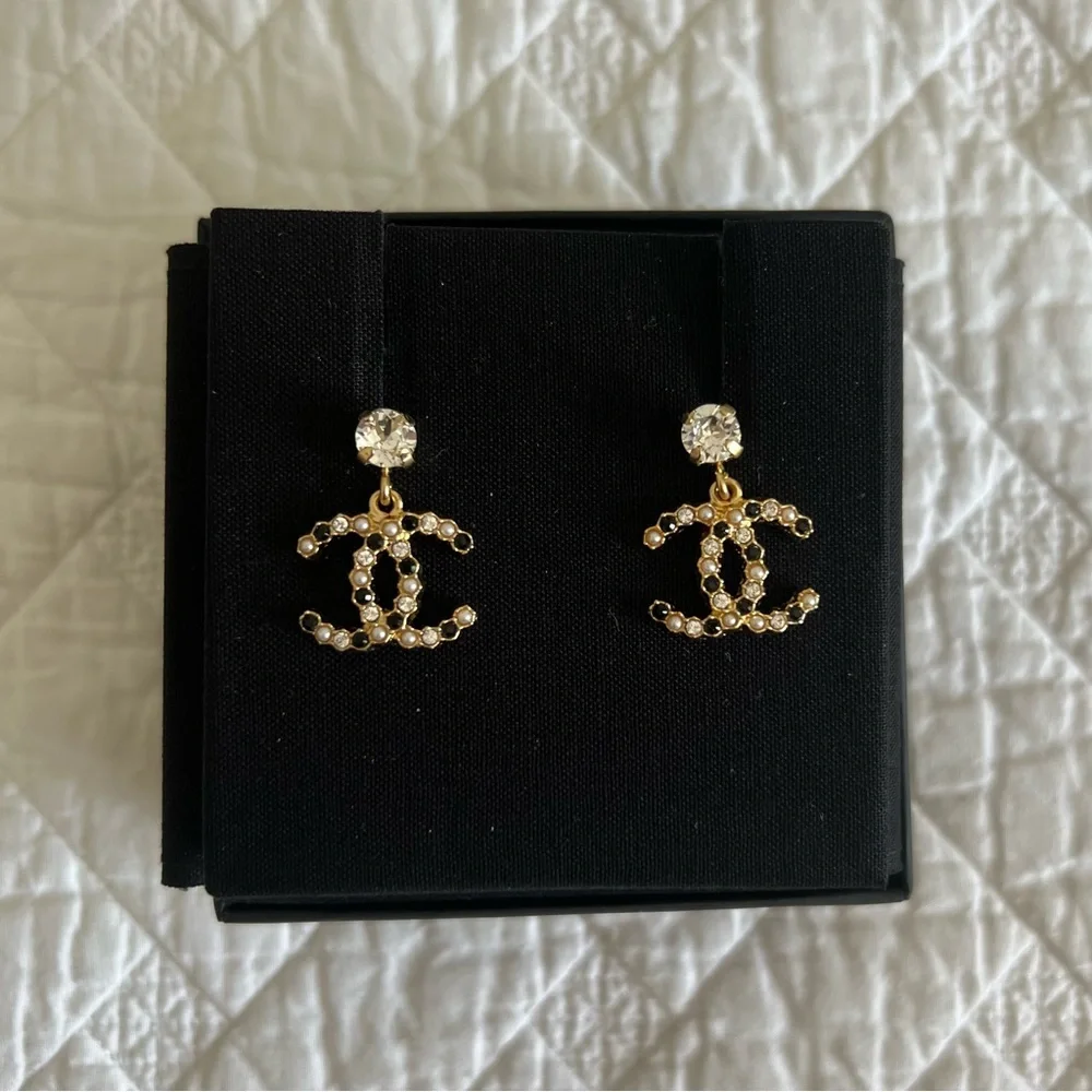 Chanel Earrings - Picture 2 of 5